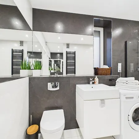 Apartamentysnu, Kasztelanska I Ράντομ